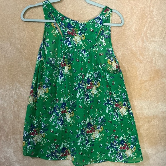 Floral Green Sleeveless Top - Picture 5 of 6